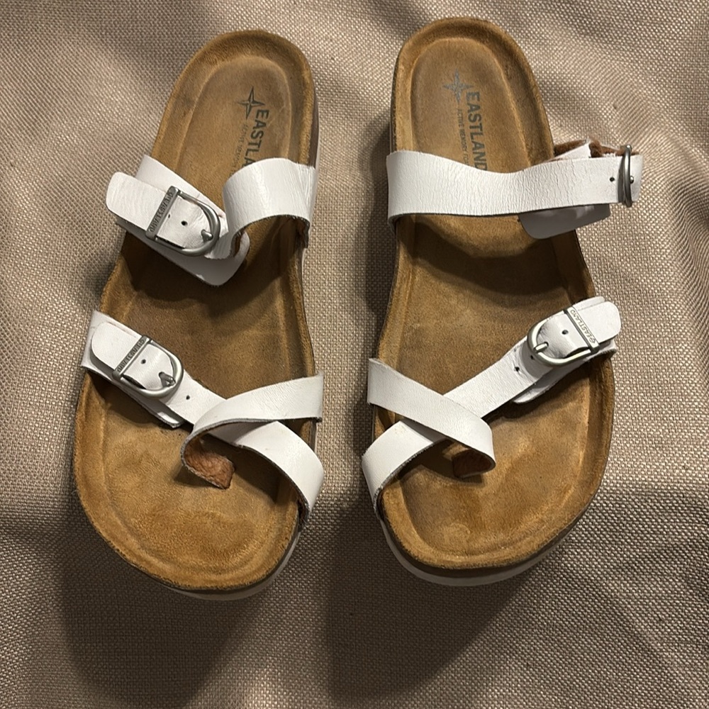 Eastland Tiogo Leather Toe Ring Sandals - Picture 3 of 9